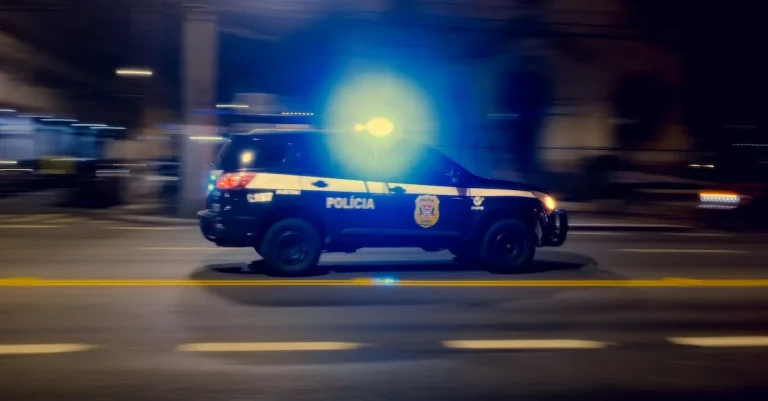 Why Do Hawaii Police Drive With Blue Lights On?