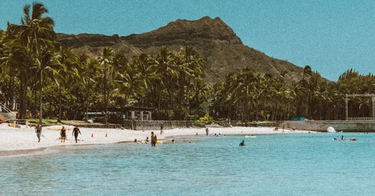 Is Hawaii A Tropical Island?