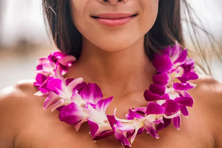 The Stunningly Beautiful Flower Necklaces Of Hawaii