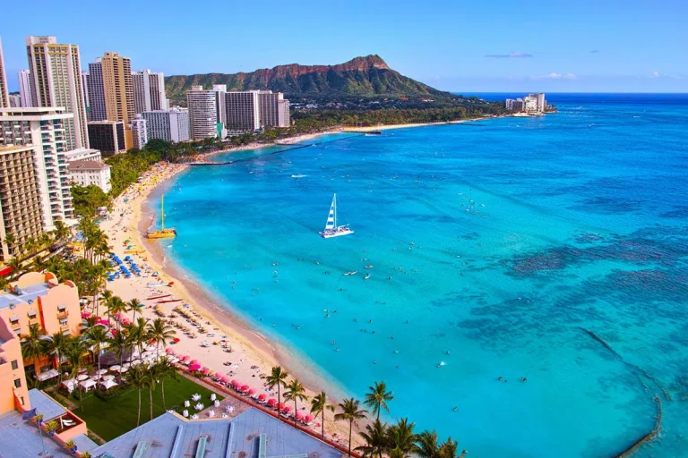 How Far Is It To Travel From The Continental Us To Hawaii?