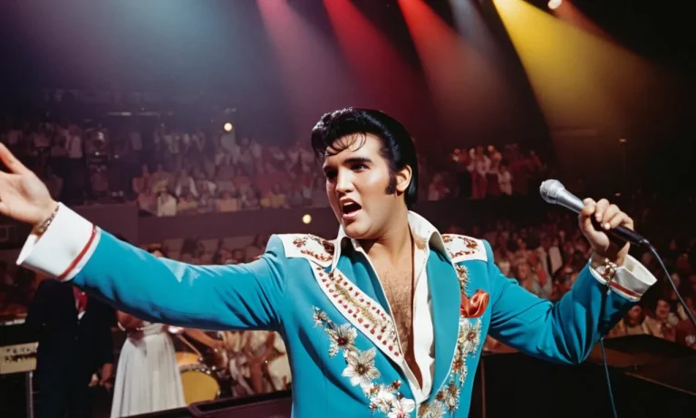 Where Did Elvis Perform In Hawaii?