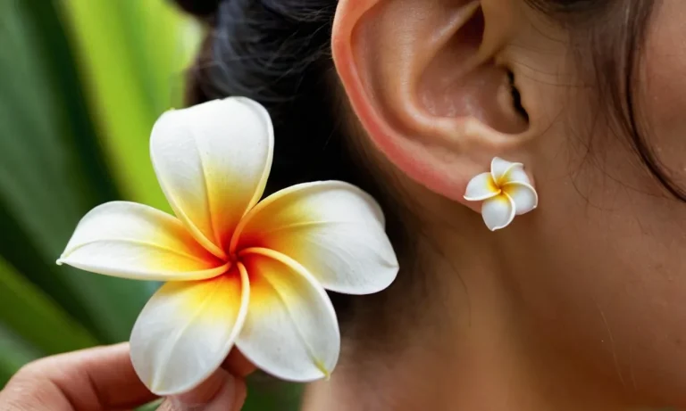 Which Ear Flower Hawaii? The Fascinating Lobster Claw Heliconia